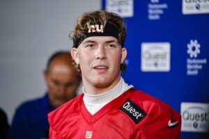 Jaxson Dart with a NY Giants headband